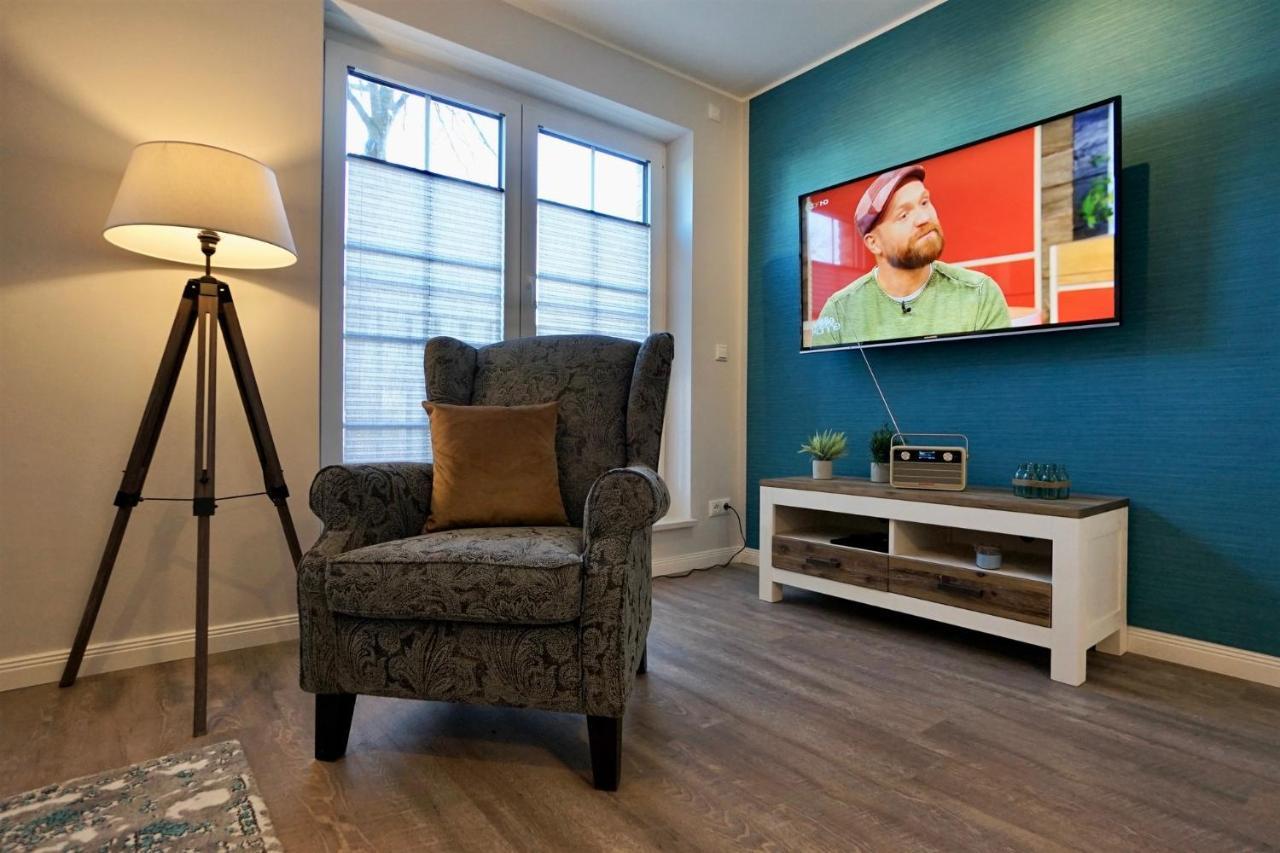 Bernstein Suite & Breakfast Apartment 1 Busum Bagian luar foto