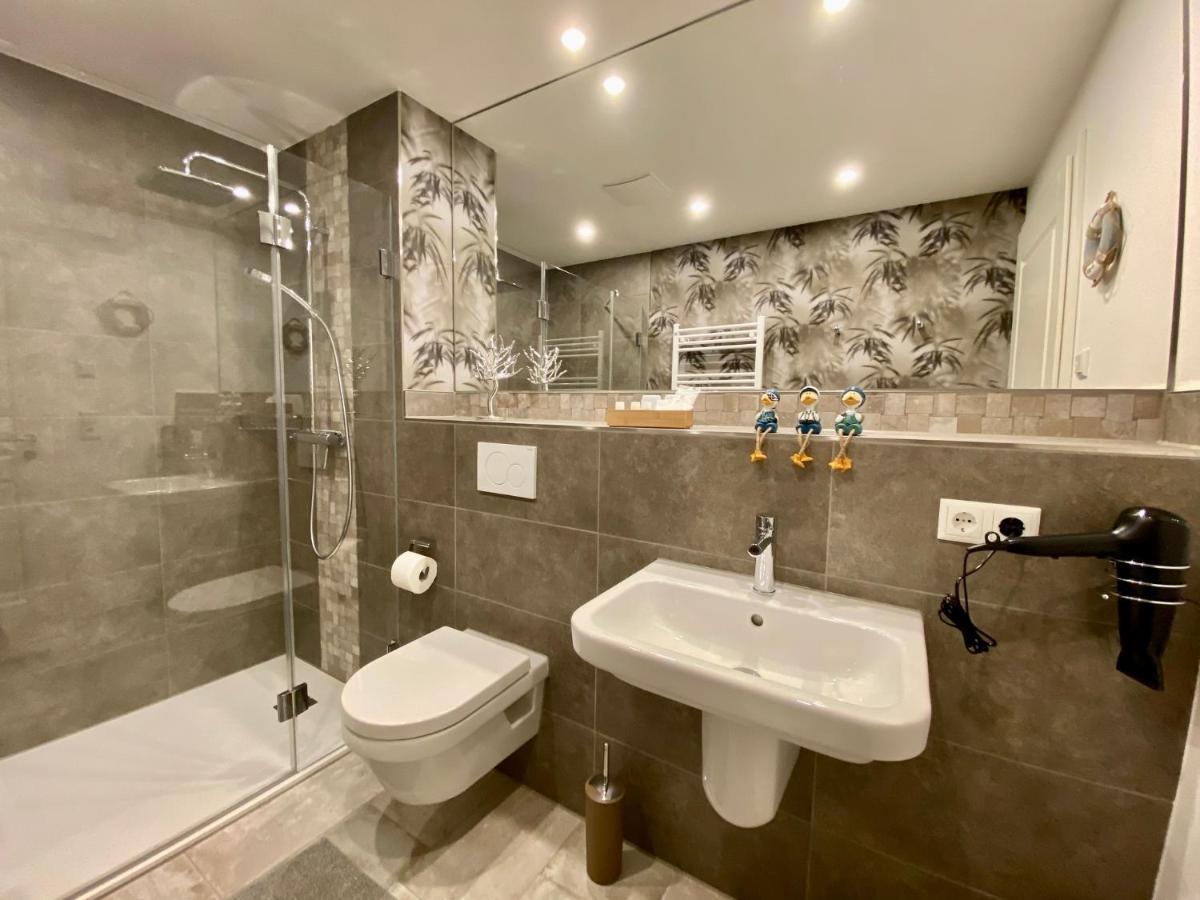 Bernstein Suite & Breakfast Apartment 1 Busum Bagian luar foto